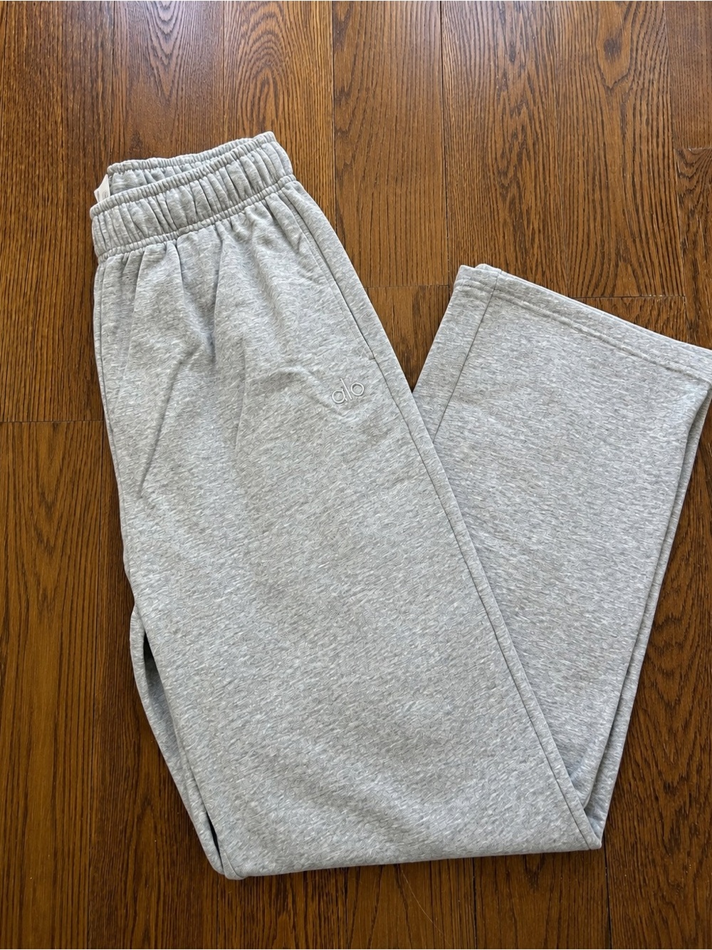Alo grey uncuffed sweatpants